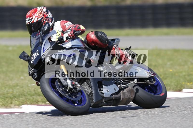 /Archiv-2025/48 25.08.2025 Cornu Master School ADR/rot-rouge/92